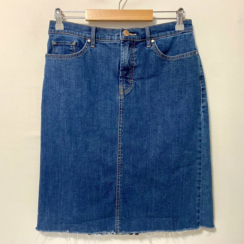 a.n.a Denim Skirt Women's 8 Blue Raw Hem Knee Length Career Casual Stretch GUC